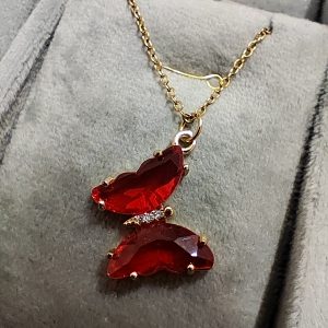 گردنبند پروانه قرمز