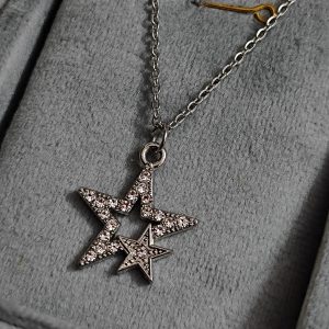 گردنبند ستاره‌ای نگین‌دار