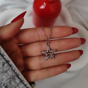 گردنبند ستاره‌ای نگین‌دار