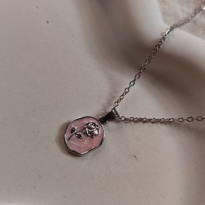 گردنبند گل رز