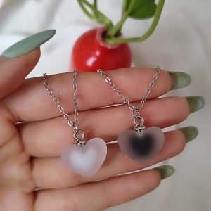 گردنبند قلب یخی