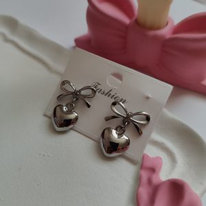 گوشواره میخی پاپیون قلبی