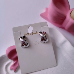 گوشواره میخی طرح ضربدری نقره ای