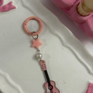 چارم گیتار صورتی