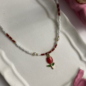 چوکر گل رز قرمز